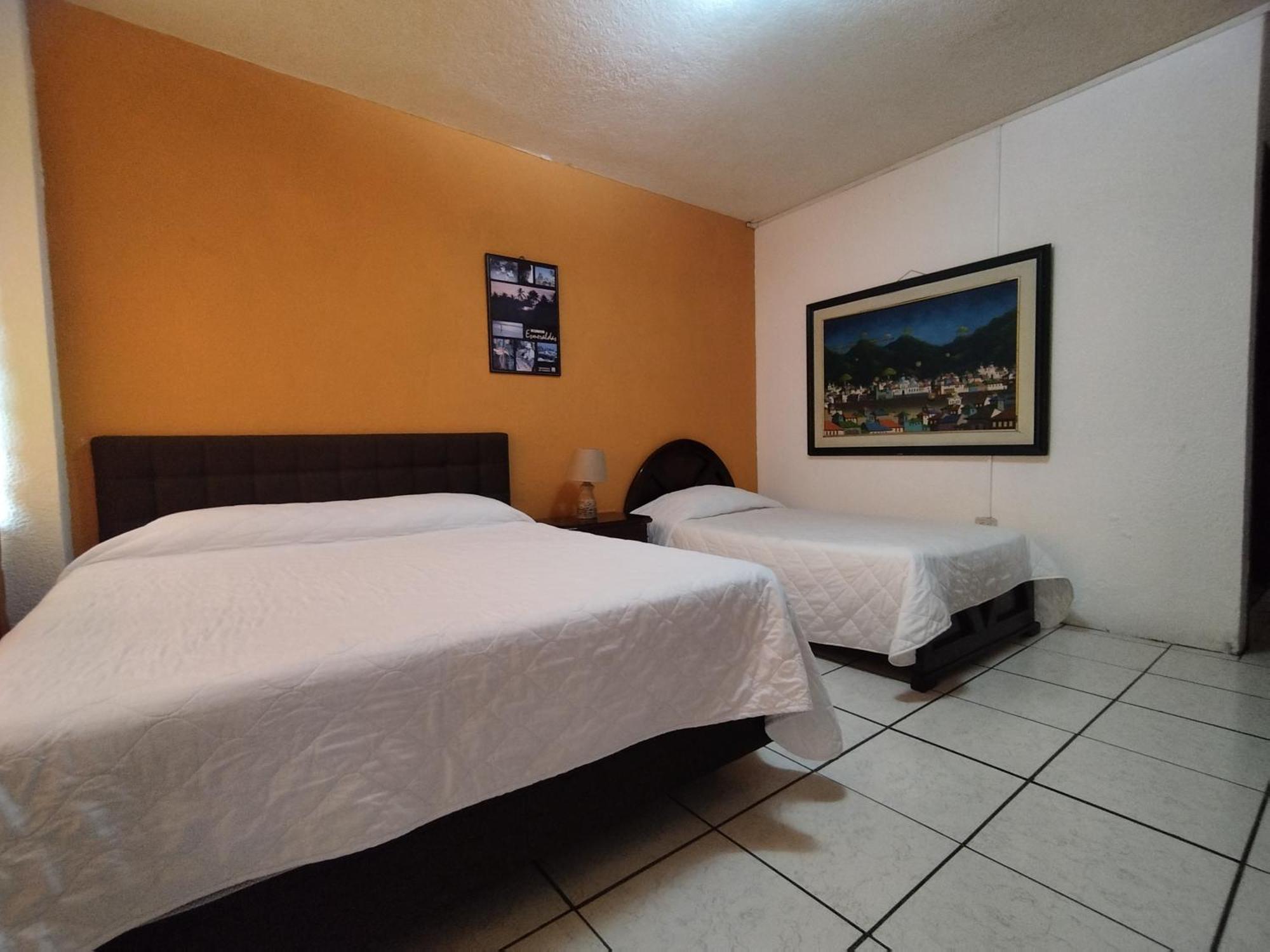 Hotel Puerta Del Sol Санто-Доминго-де-лос-Колорадос Экстерьер фото