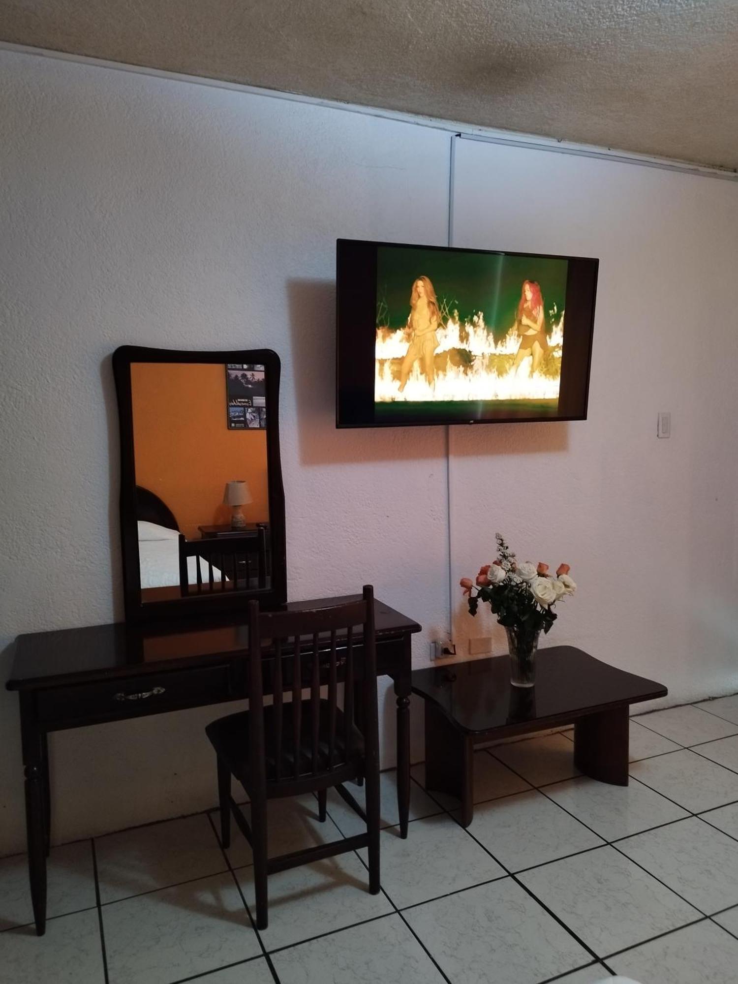 Hotel Puerta Del Sol Санто-Доминго-де-лос-Колорадос Экстерьер фото