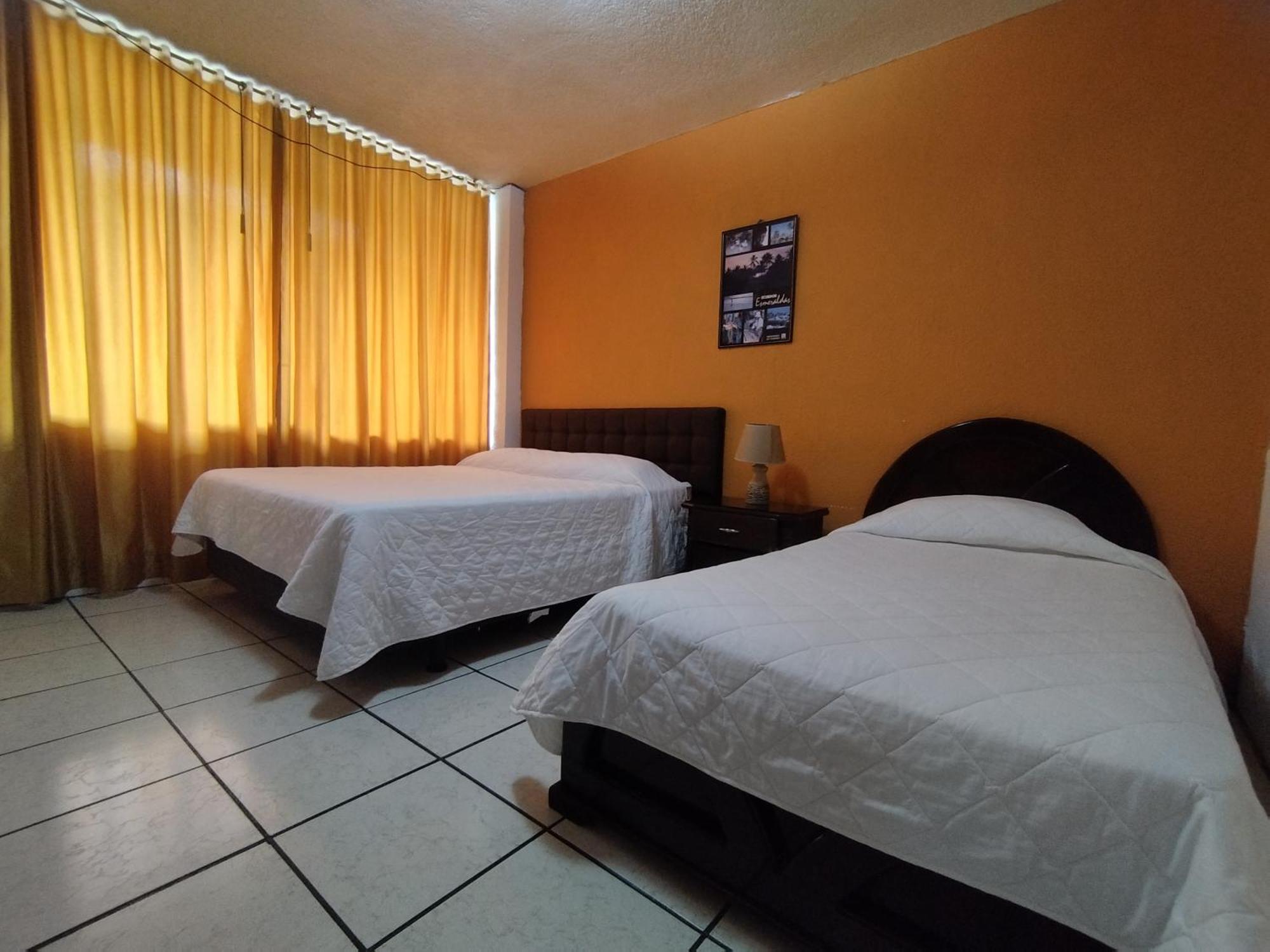 Hotel Puerta Del Sol Санто-Доминго-де-лос-Колорадос Экстерьер фото
