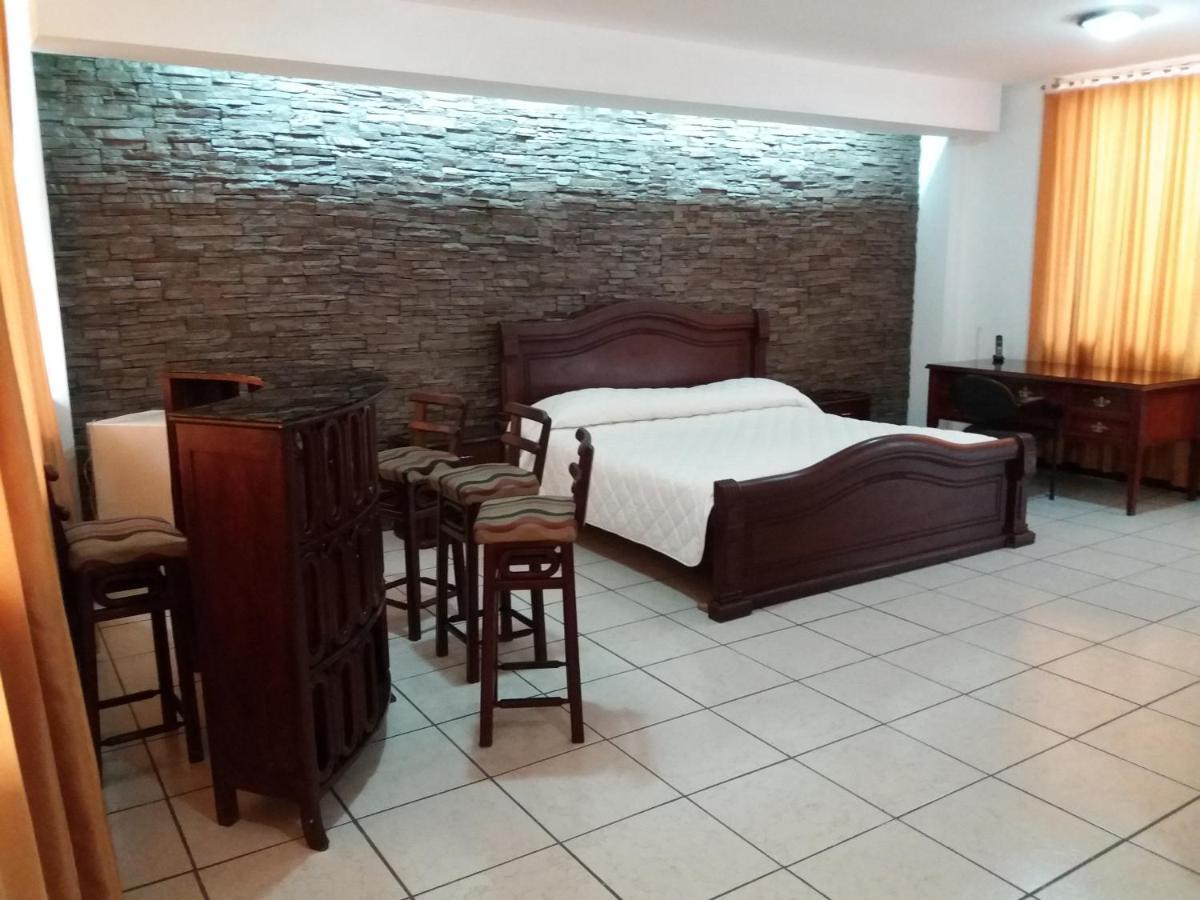 Hotel Puerta Del Sol Санто-Доминго-де-лос-Колорадос Экстерьер фото