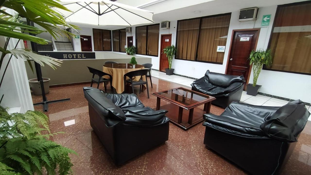 Hotel Puerta Del Sol Санто-Доминго-де-лос-Колорадос Экстерьер фото